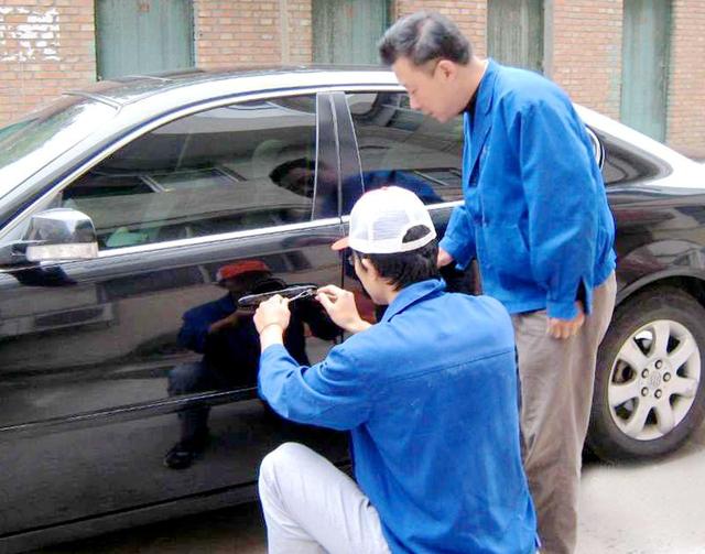 东至开锁公司：车钥匙坏了怎么办